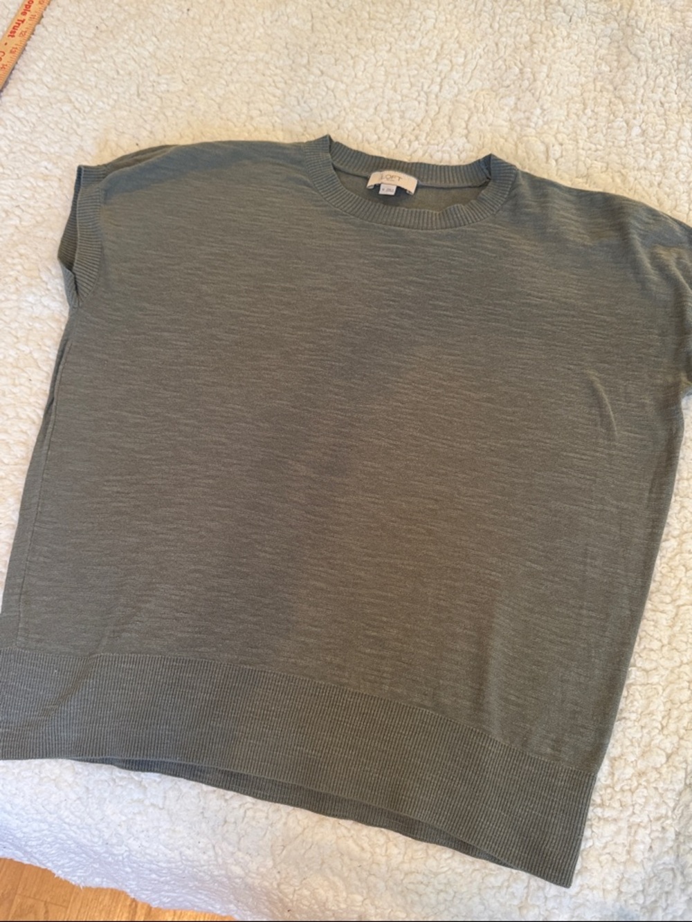 LOFT Women’s Short-Sleeve Knit Top in Olive, size medium - Picture 2 of 9